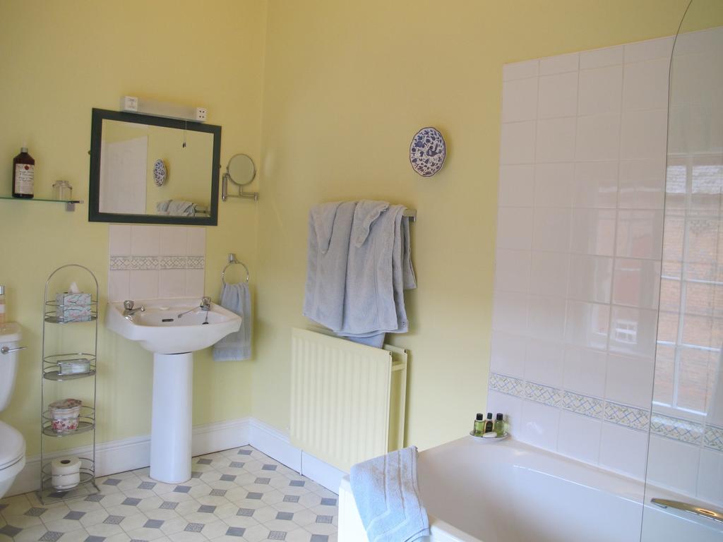 Bed and Breakfast Cotton Farm Честер Номер фото